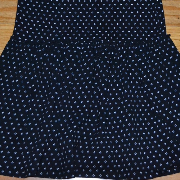 Youth girls H&M dress, size 4-6Y (H&M size fits like a 6) - Picture 4 of 8